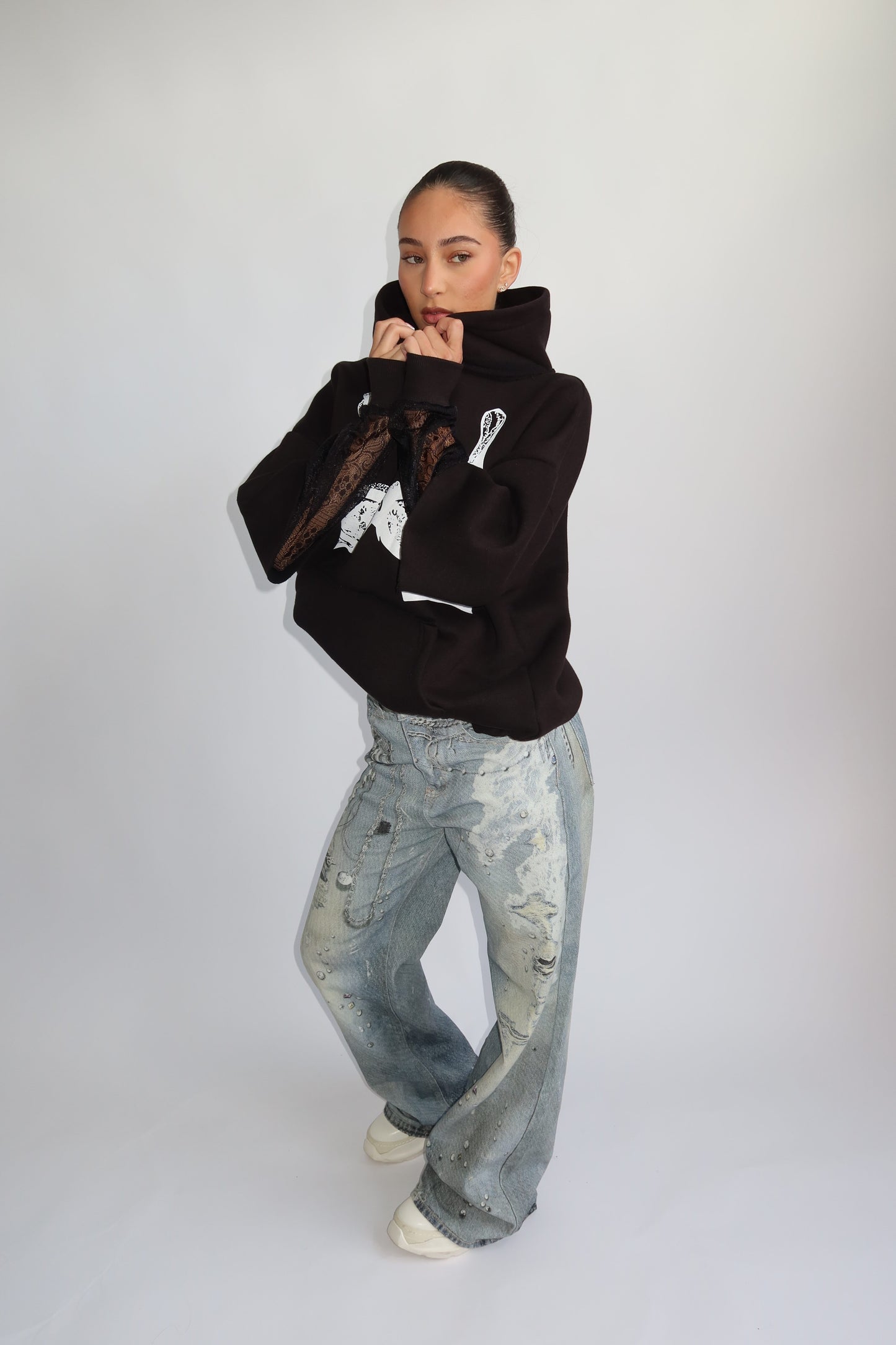 Priority hoodie; Priority Spice Lace hoodie - Zwart