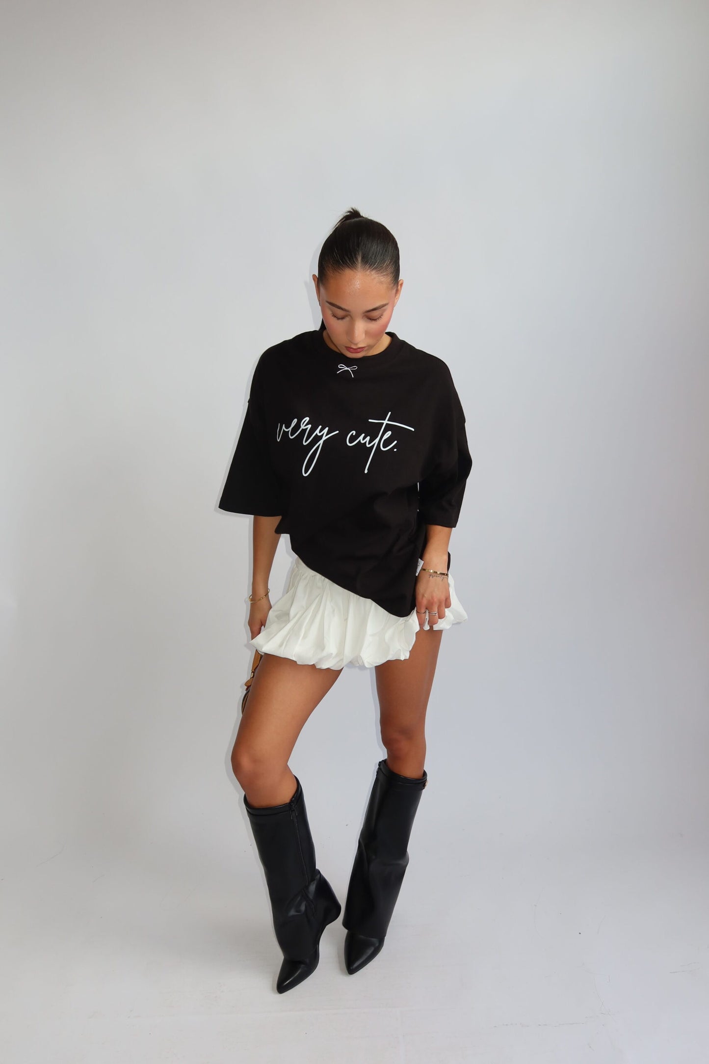 Priority t-shirt dames; 'The very cute' oversized Tee - Black/ Zwart | Tee Time collectie