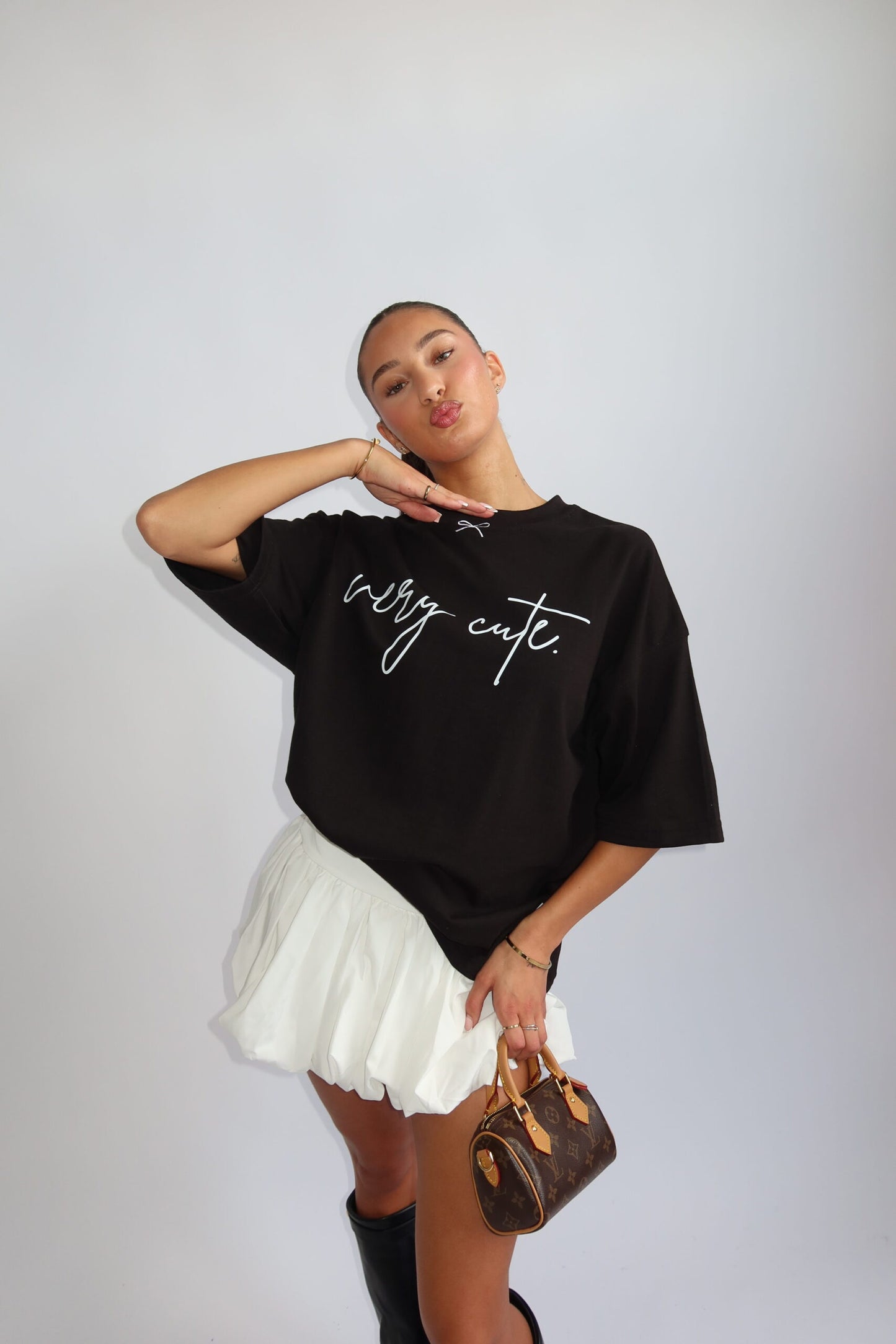 Priority t-shirt dames; 'The very cute' oversized Tee - Black/ Zwart | Tee Time collectie