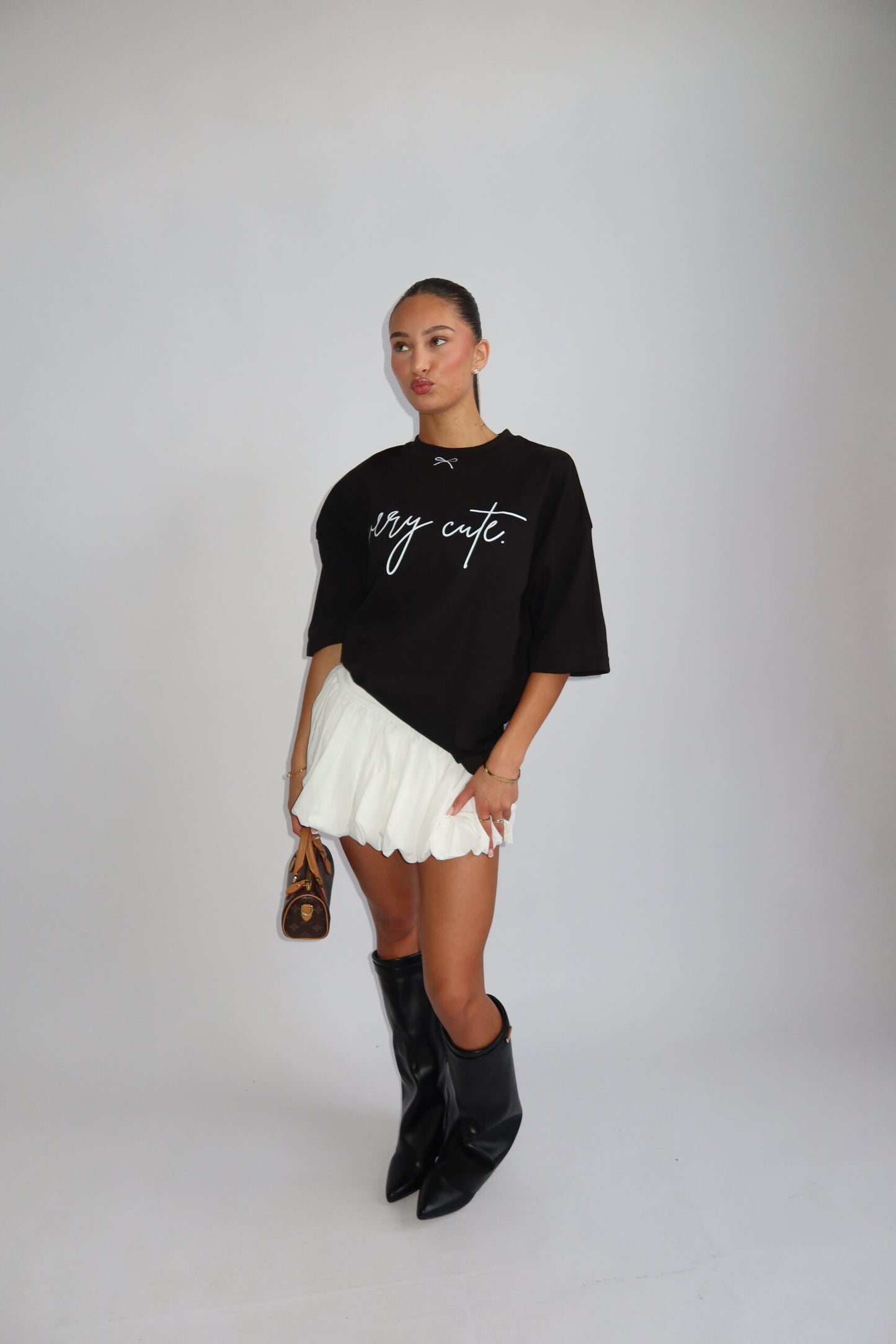 Priority t-shirt dames; 'The very cute' oversized Tee - Black/ Zwart | Tee Time collectie