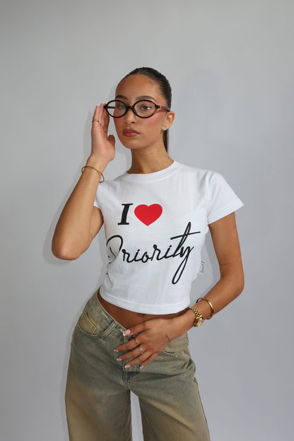 Priority t-shirt dames; I Love Priority Top - White/ Wit | Tee Time collectie