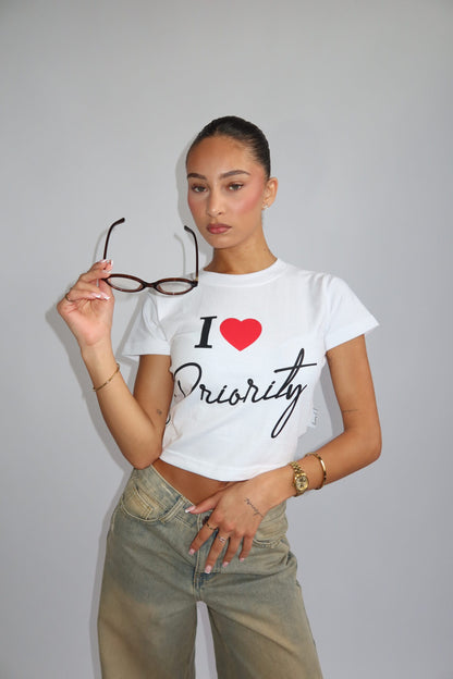 Priority t-shirt dames; I Love Priority Top - White/ Wit | Tee Time collectie