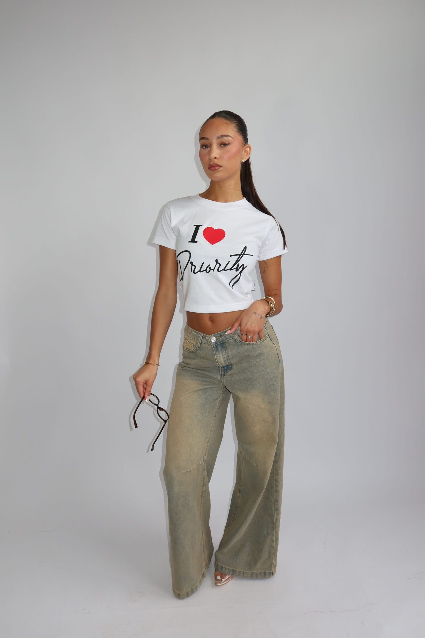 Priority t-shirt dames; I Love Priority Top - White/ Wit | Tee Time collectie