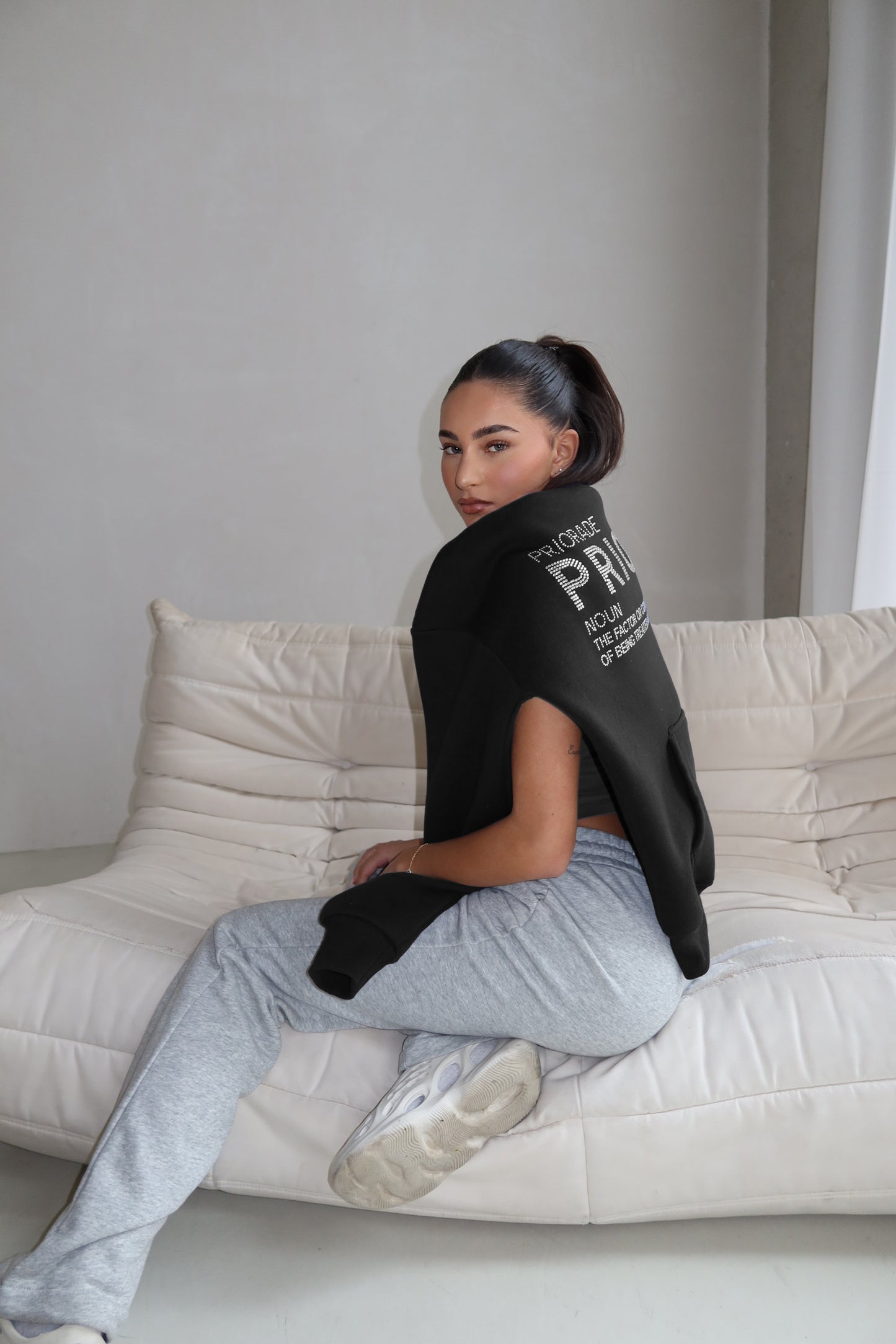 Priority hoodie: Priority strass hoodie - Zwart - Priority Rhinestone hoodie