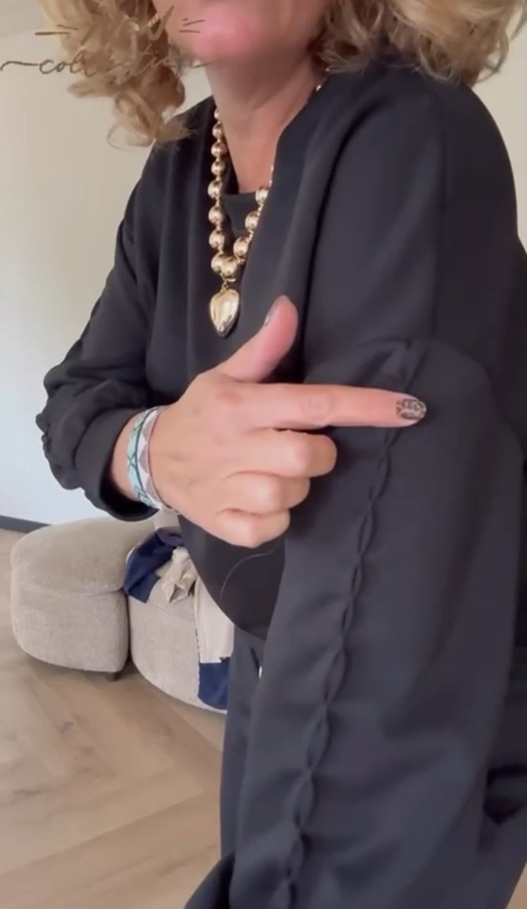 Comfy tweedelige set dames met details op de mouw en bies - Beige | Fall4me collectie