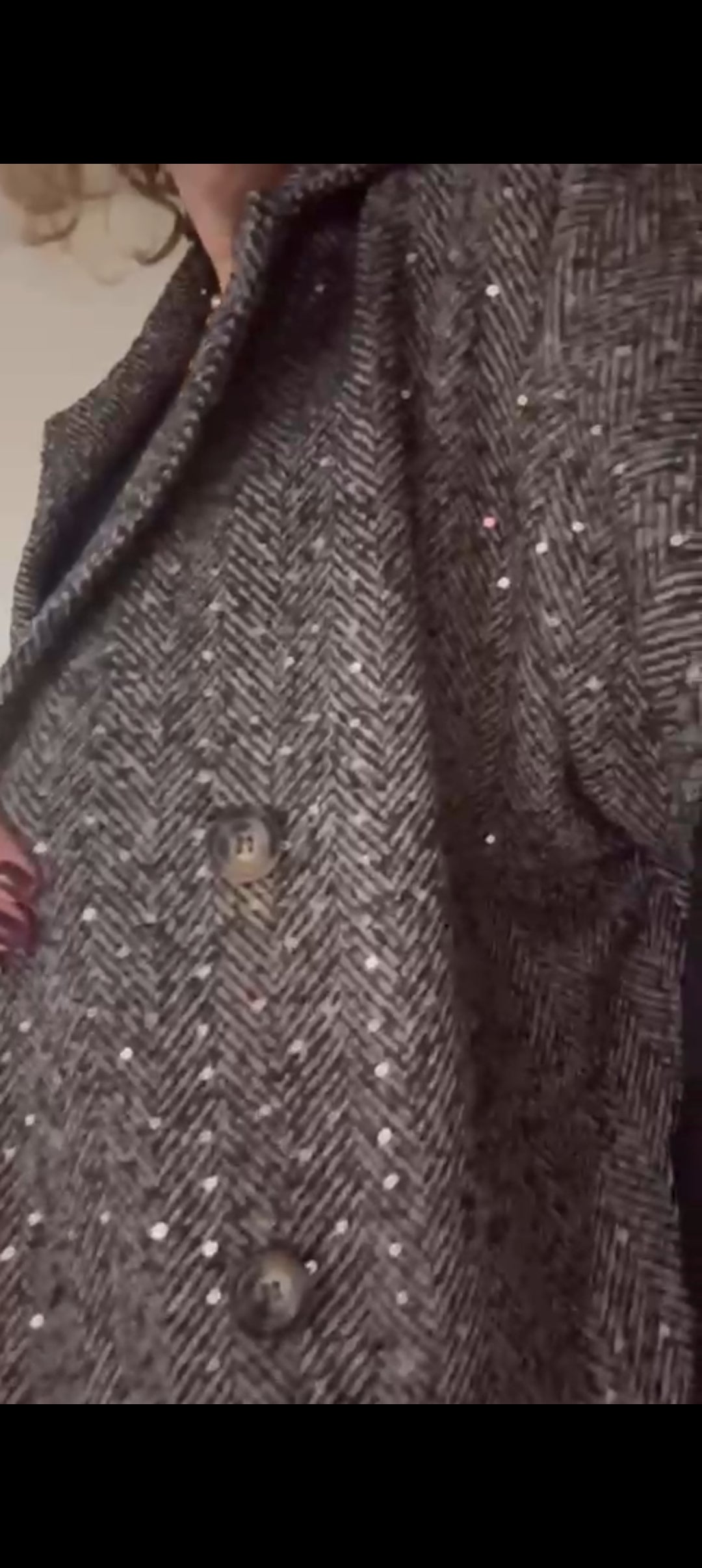 Korte tussenjas dames/ mouwloos vest met kleurloze lovertjes en visgraat patroon - Bruin | Fall4me collectie 2.0