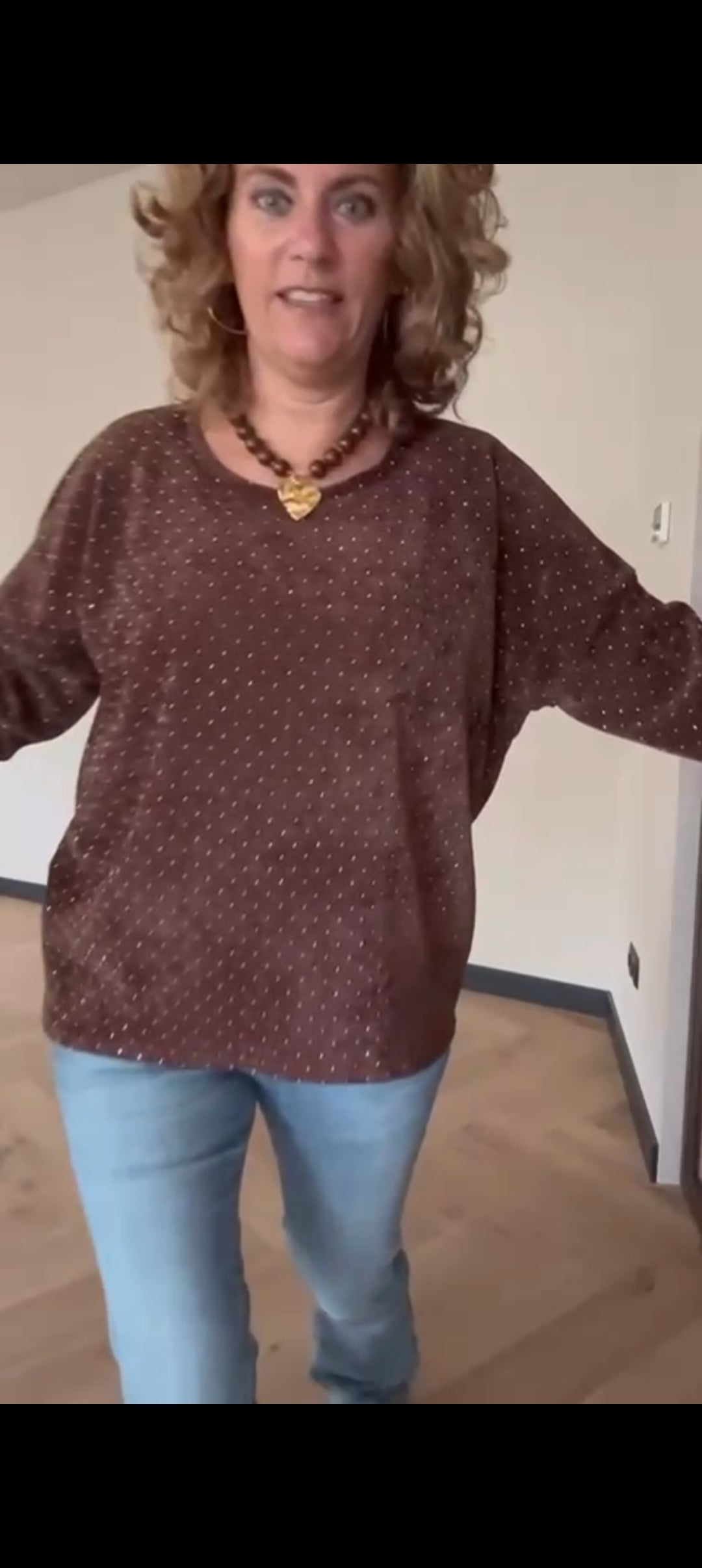 Velours dames top met strass - Bruin | Fall4me collectie 2.0