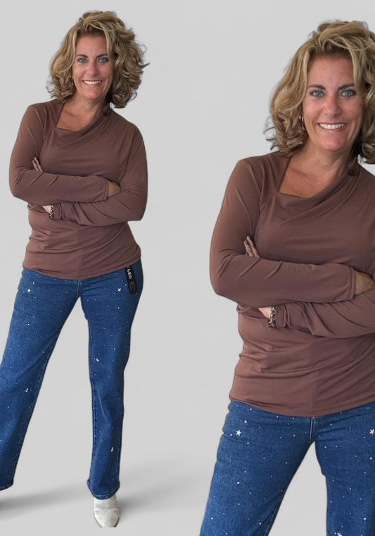 Dames top met asymmetrische neklijn - Bruin | Fall4me collectie 2.0