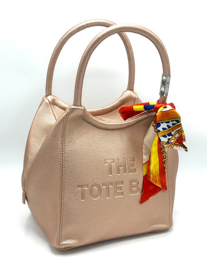 "The Tote Bag" dupes - champagne kleurige shopper met sjaaltje;