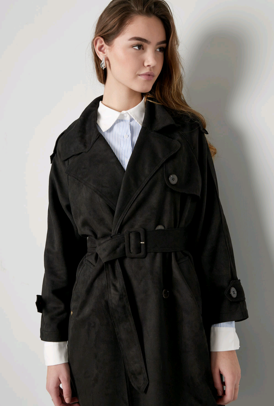 Suedine trenchcoat dames lang - Zwart | Fall4Me collectie