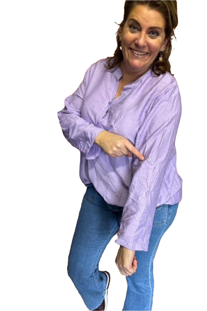 Grote maten dames top met knoopjes - Lila | Lente & Pastels collectie