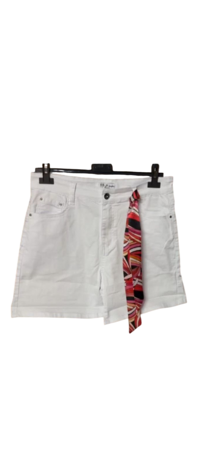 BBS Jeans fashion Shorts voor dames met sjaaltje - wit.