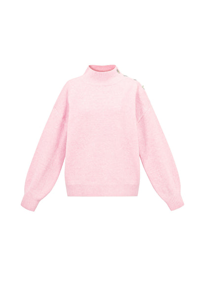 Sweater with buttons on the shoulder