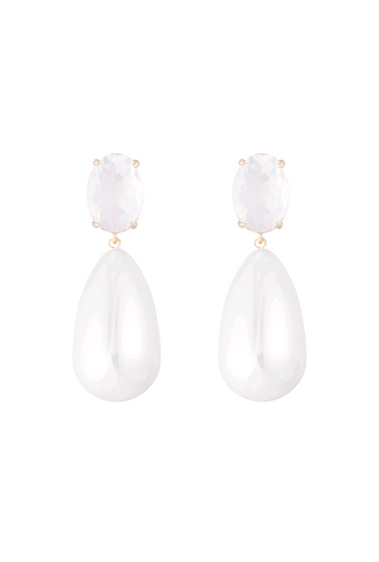 Witte oorbellen met pareldruppel en gouden details – elegante finishing touch voor je outfit