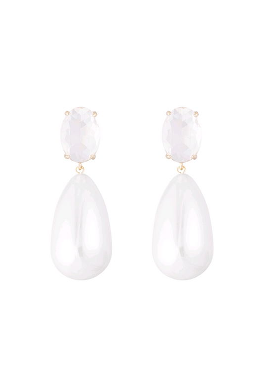 Witte oorbellen met pareldruppel en gouden details – elegante finishing touch voor je outfit