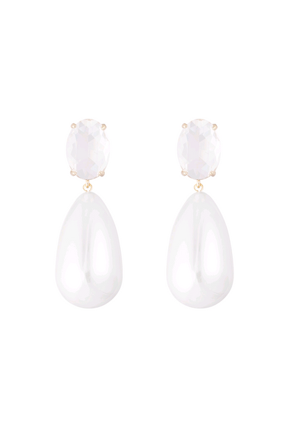 Witte oorbellen met gouden details – elegante finishing touch voor je outfit.