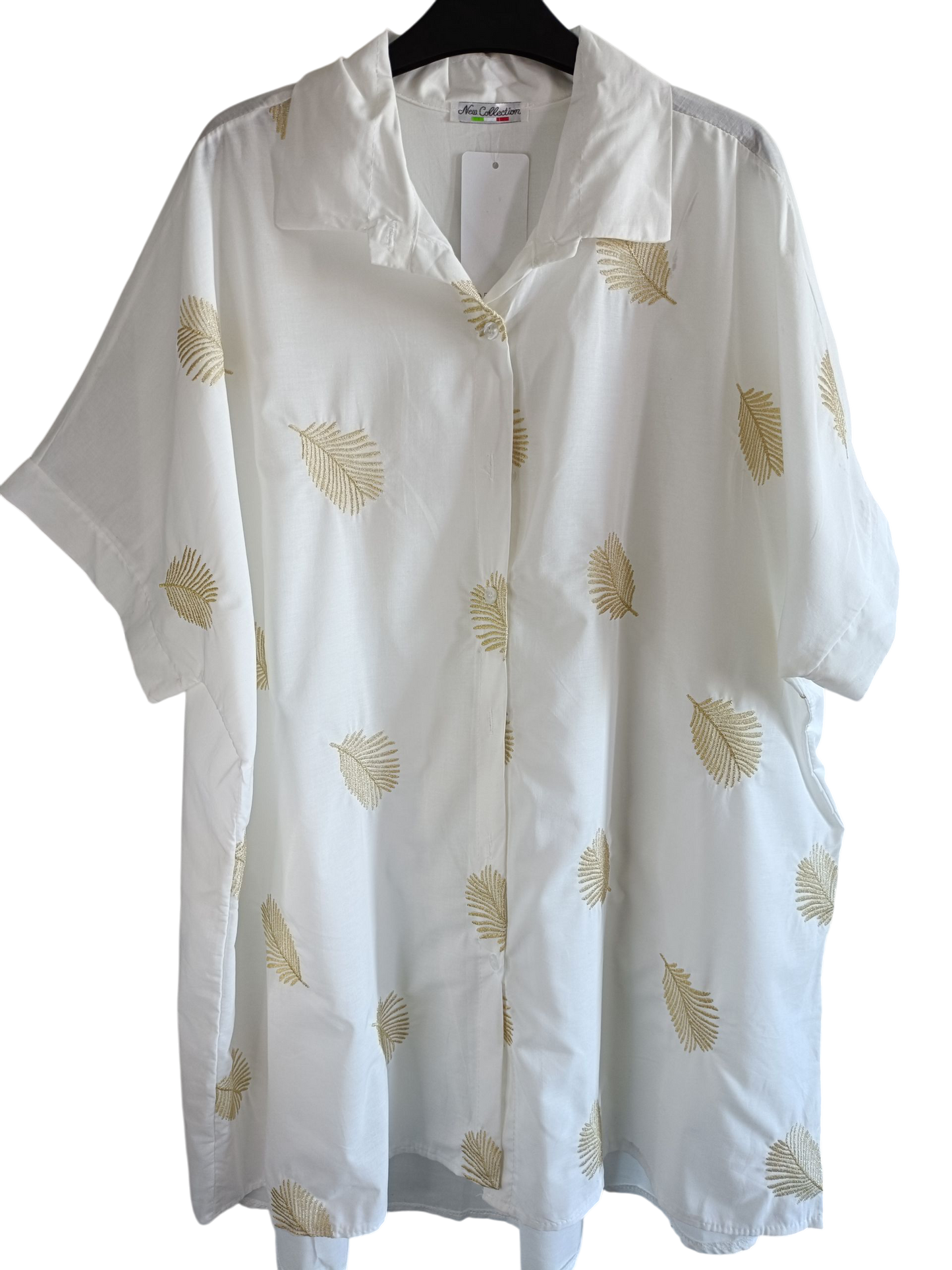 Lange damesblouse grote maat met geborduurde palmtakken - Wit (Maat 42 t/m 52) | Jeans & Chic collectie