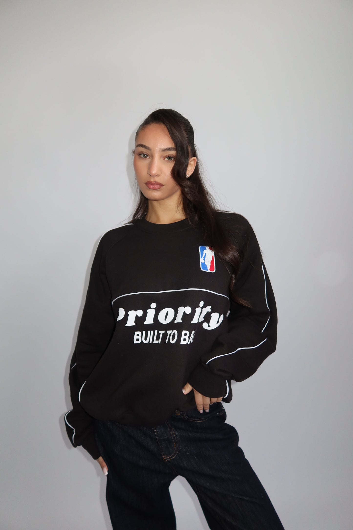 Priority sweater; Priority Built to ball sweater - Zwart